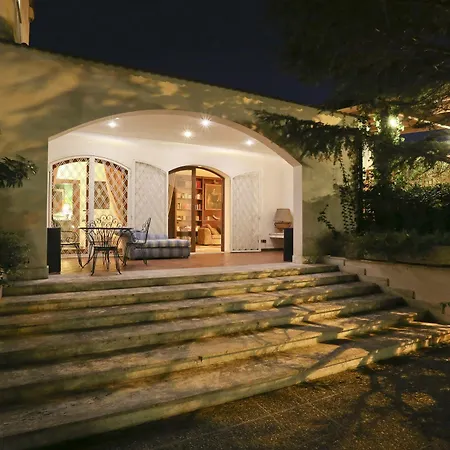 Lecce Guesthouse Bed and Breakfast 2*